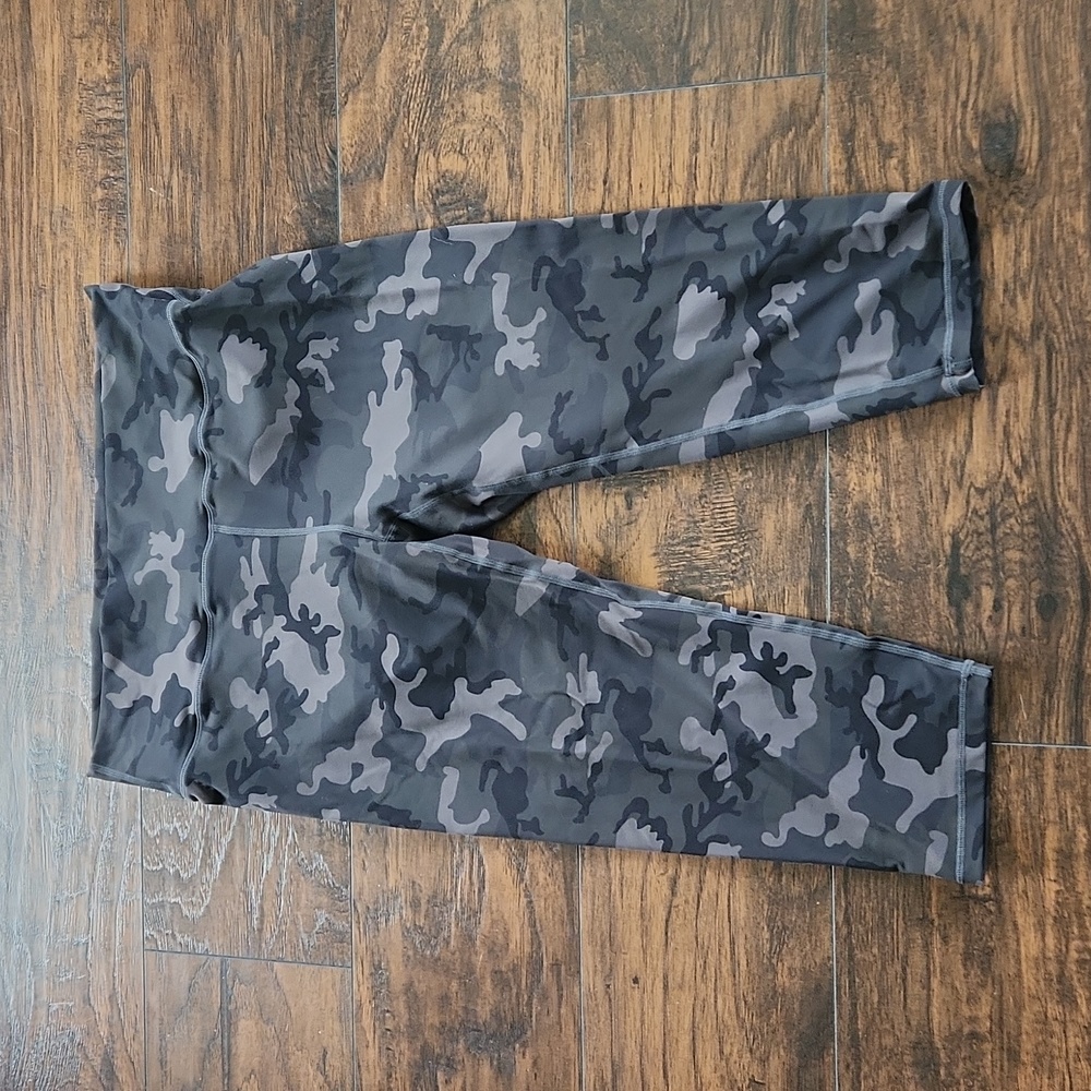 Zyia brand camo leggings size 1X